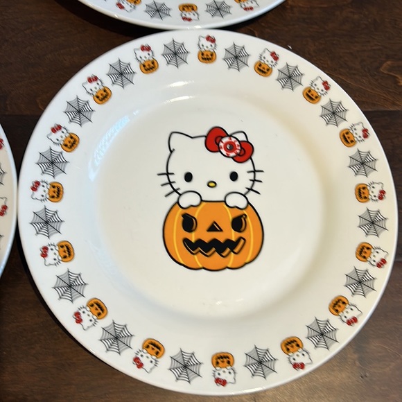 SANRIO X Pumpkin Hello Kitty Halloween Plate 🎃Set Of 4 Pumpkins New - Picture 2 of 3